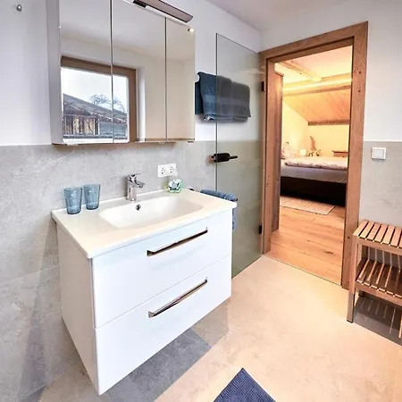 Haus Josef-herold-strasse 17a *